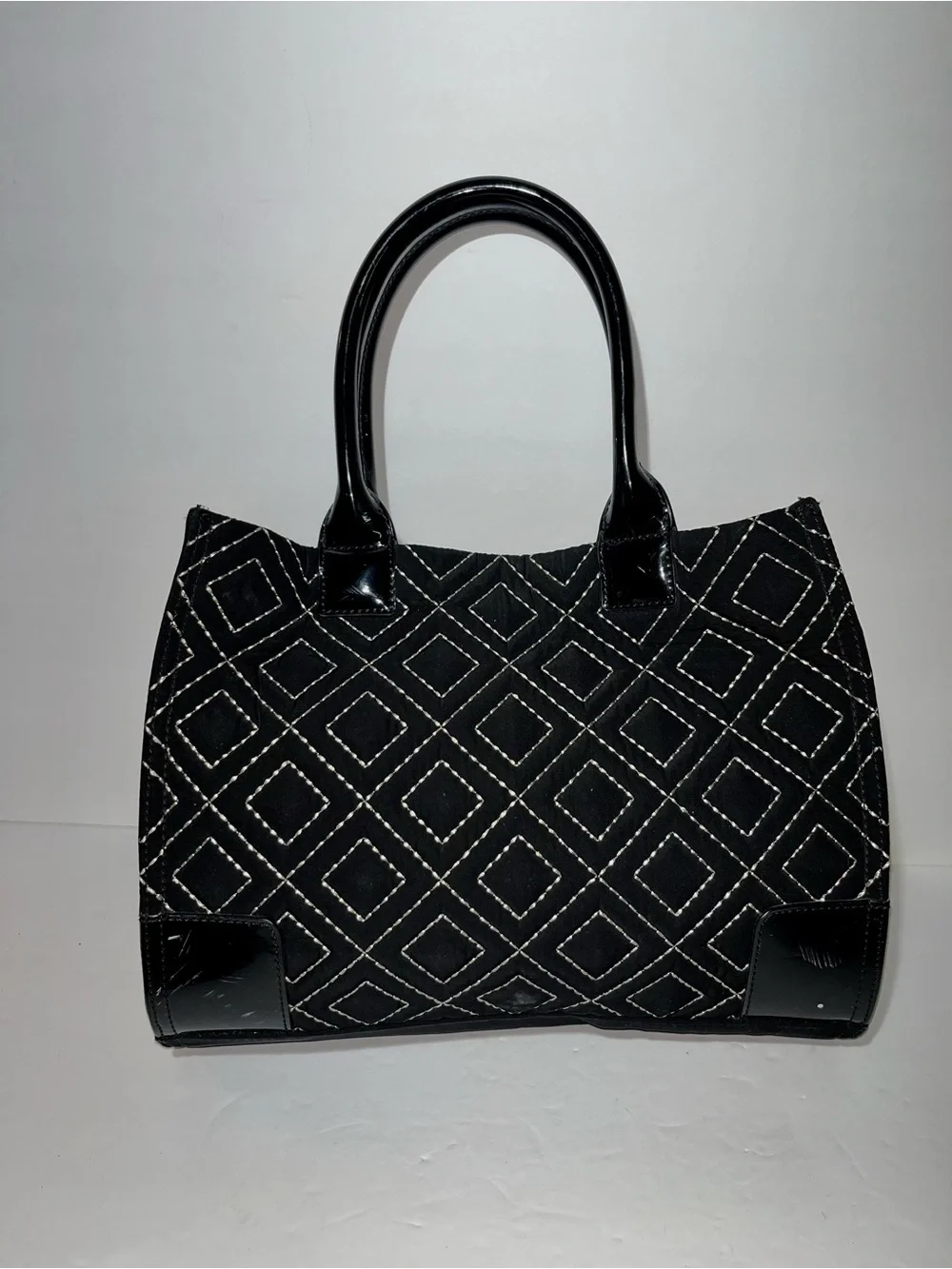 😍 Tory Burch Black Quilted Diamond Tote with Patent Trim. Scuff marks on corners